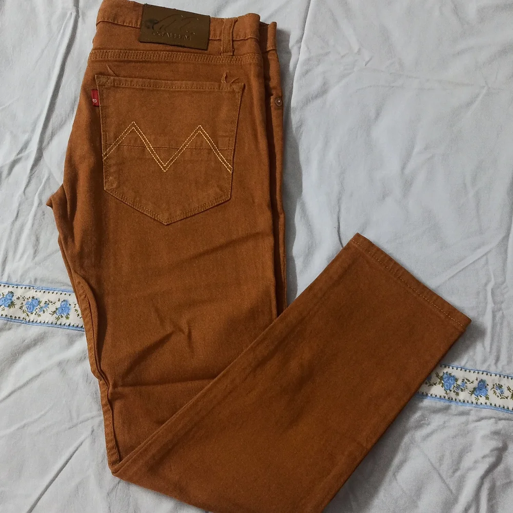 Chinos - Picture 6 of 7